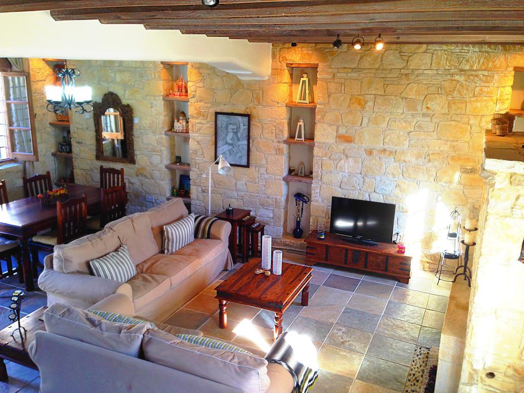 Lofou Traditional Stone House Buitenkant foto