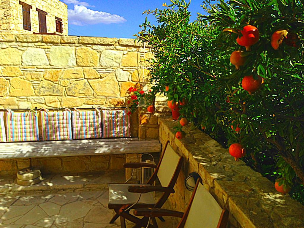 Lofou Traditional Stone House Kamer foto